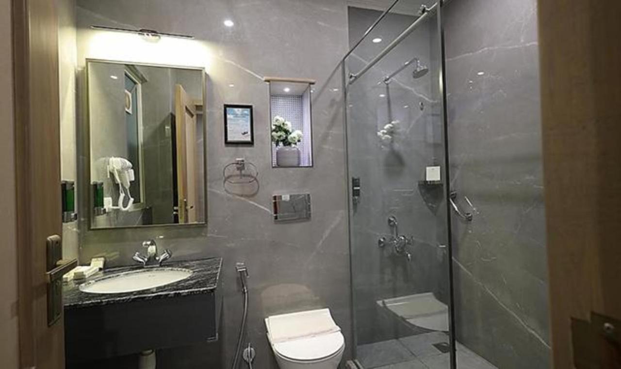 Fabhotel Prime Hampton By Ic'S Noida Extérieur photo
