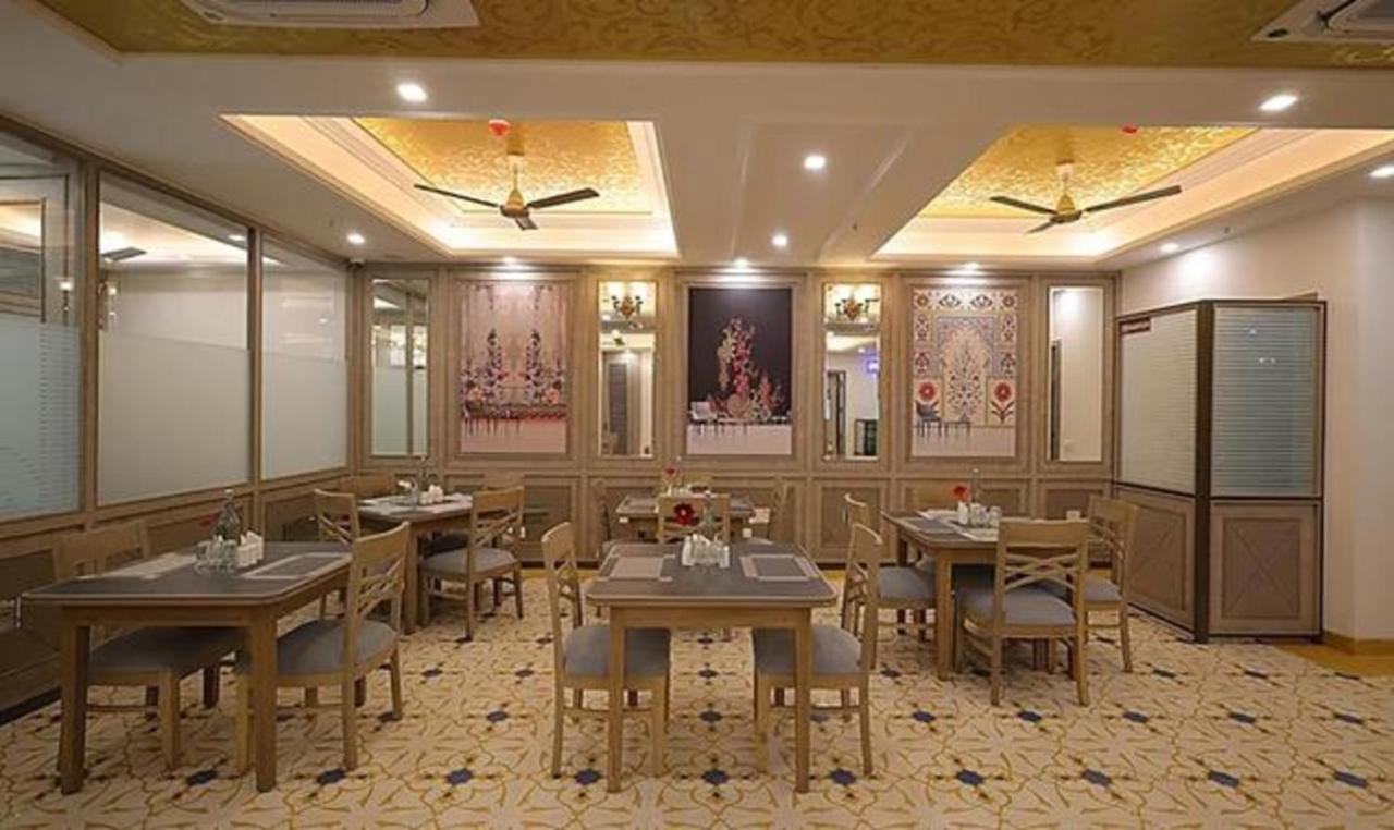 Fabhotel Prime Hampton By Ic'S Noida Extérieur photo